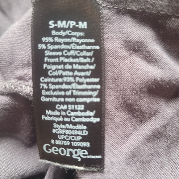 NWOT Soft, Comfortable Robe, Never Worn - Picture 7 of 8